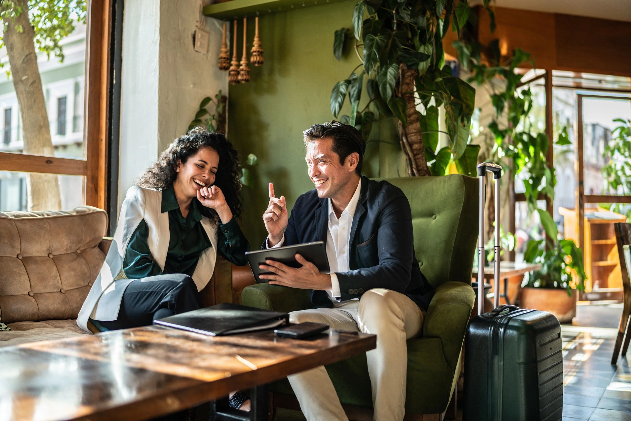 Real estate consultation meeting at a coffee shop
