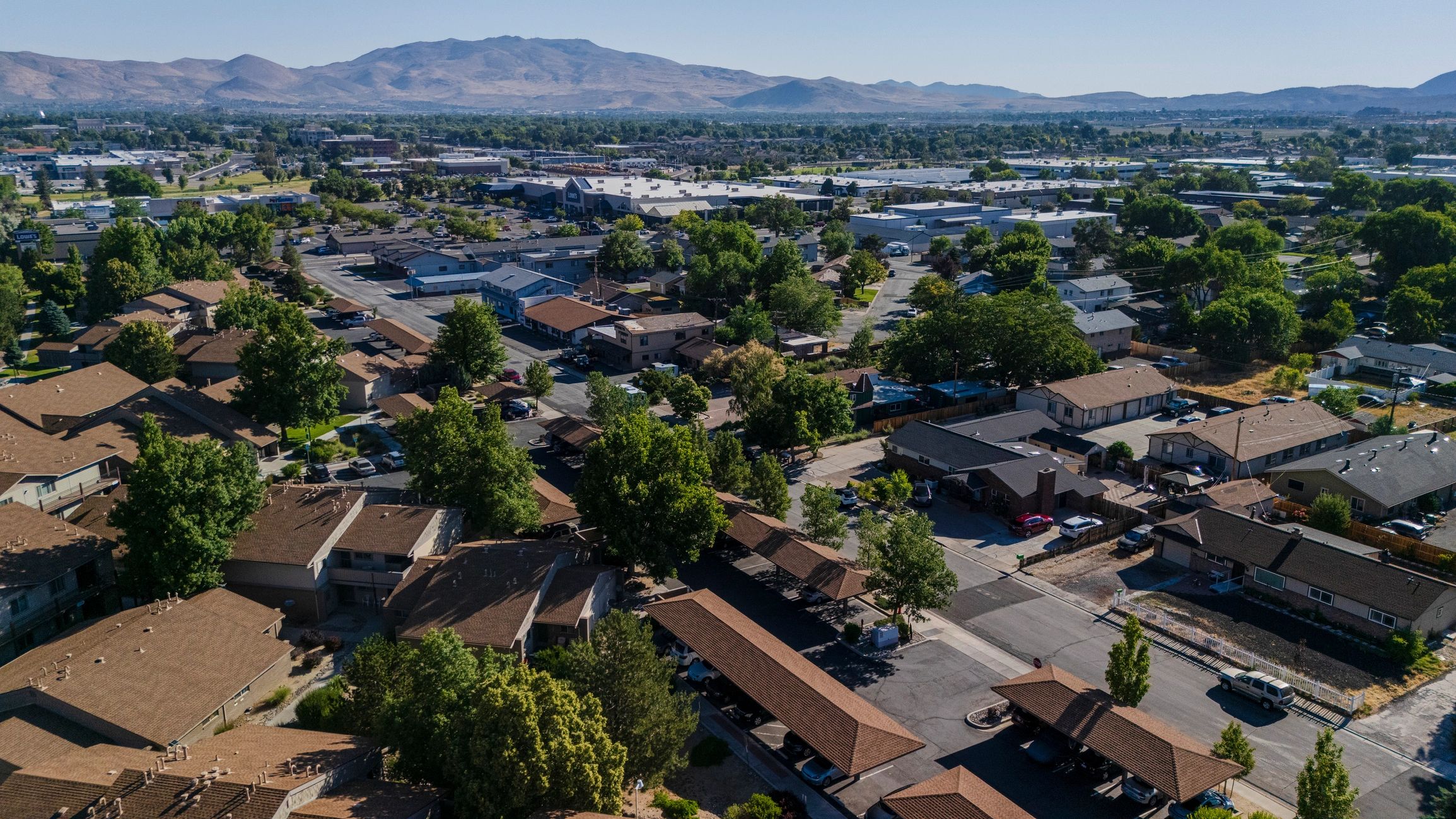 Suburban neighborhood in Northern Nevada with mountain views